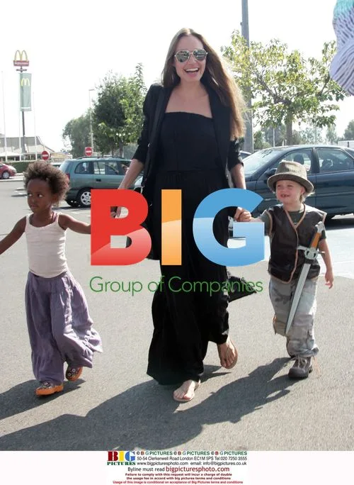 Angelina Jolie and children at Toys R Us