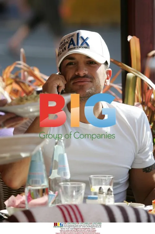 Peter Andre Visits Topolino's Restaurant