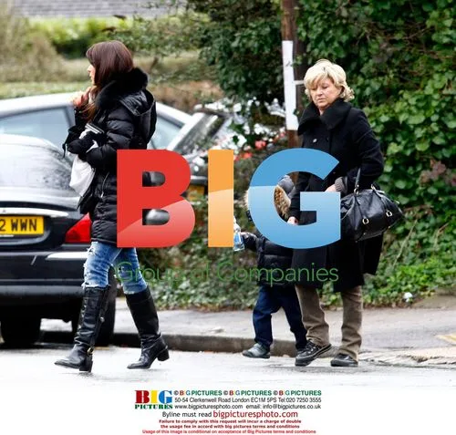 Vanessa Perroncel Runs Errands in Surrey