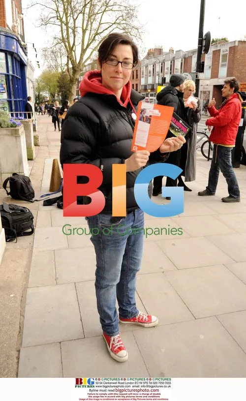 Sue Perkins and Tamsin Omond Distribute Sexual Health Info