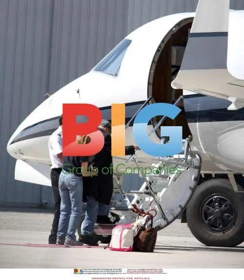 Dennis Hopper Boards Private Jet