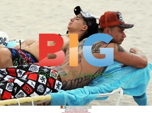 Jersey Shore Cast Hanging Out in Miami
