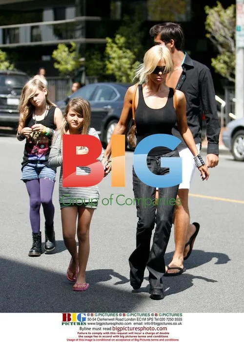 Shauna Sand with Daughters and Boyfriend