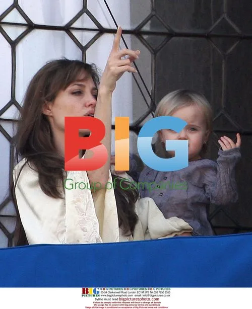 Angelina Jolie and Jane Pitt with Knox and Vivienne