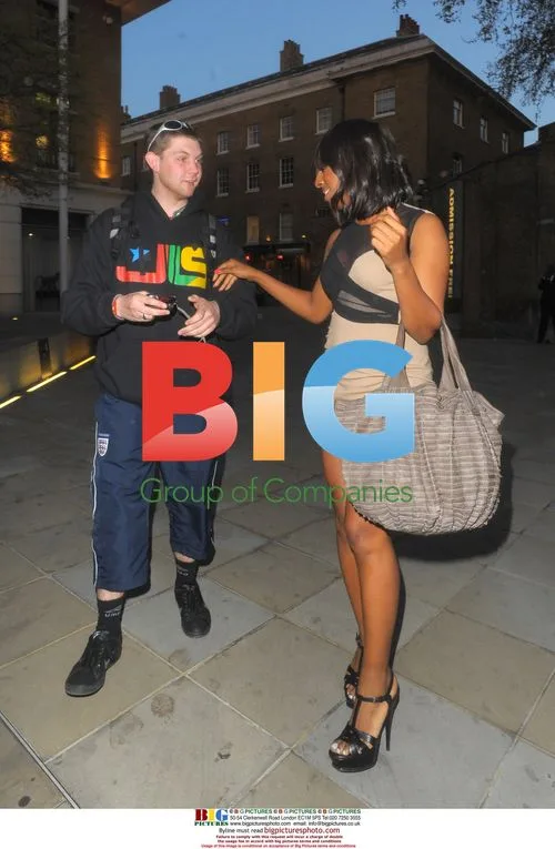 Alexandra Burke leaves Saatchi gallery