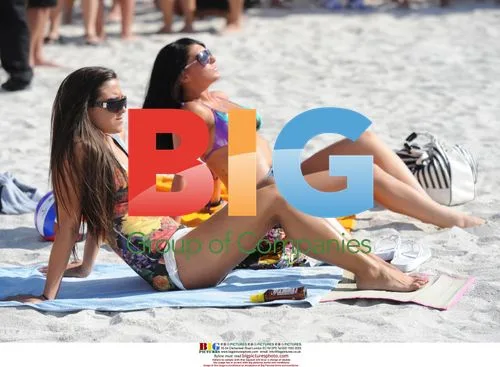 Angelina and Sammi on Miami Beach