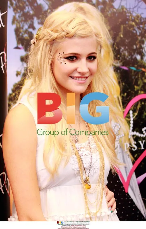 Pixie Lott at Lipsy store launch