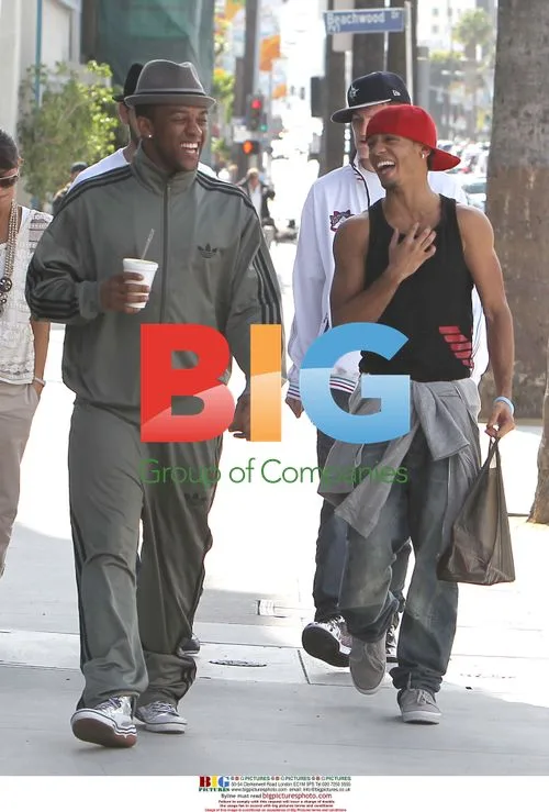 JLS dancers on lunch break in LA