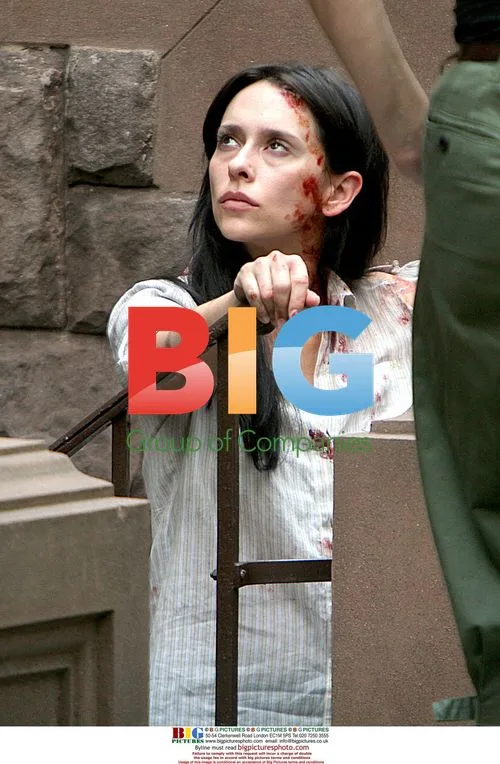 Jennifer Love Hewitt on 'Law and Order: SVU' set