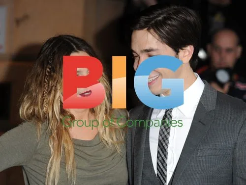 Drew Barrymore and Justin Long at "Going The Distance" Premiere