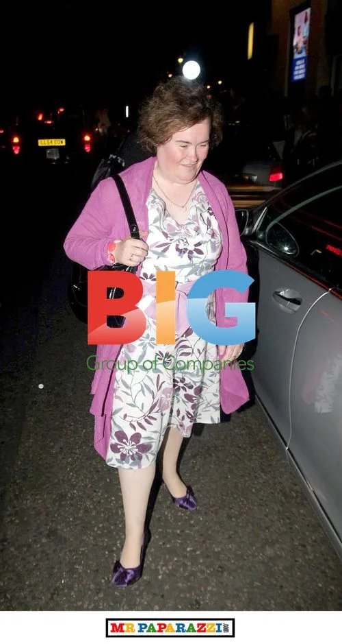 Susan Boyle Enjoys Mamma Mia Theatre Visit
