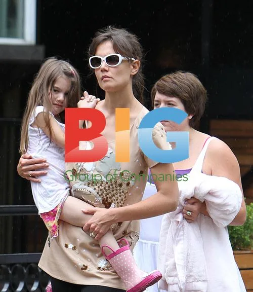 Katie Holmes, Suri, and Bella in Toronto