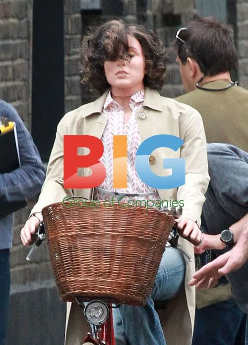 Anne Hathaway films "One Day" stunt