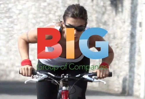 George Clooney Distracted Bike Ride