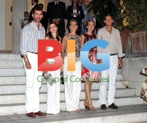 Royal guests arrive at cocktail party