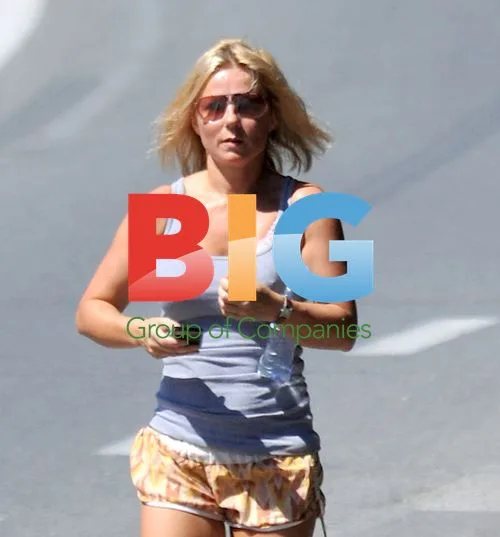 Geri Halliwell Power Walking in St. Tropez