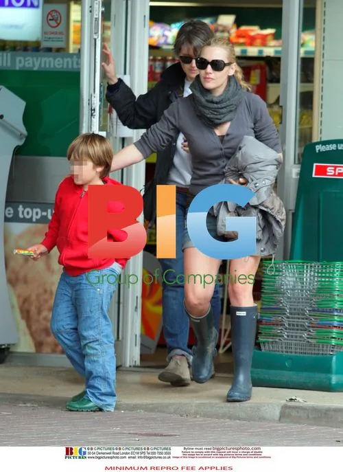 Kate Winslet at Petrol Station