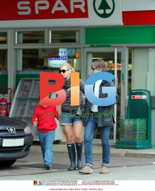 Kate Winslet at Petrol Station