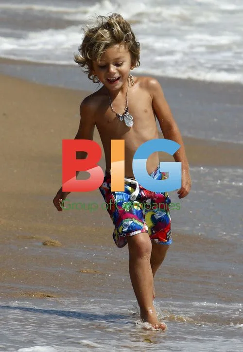 Gwen Stefani with Sons at Beach