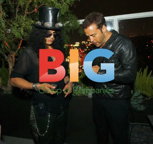 Slash, Adler and Piven exchange phone numbers