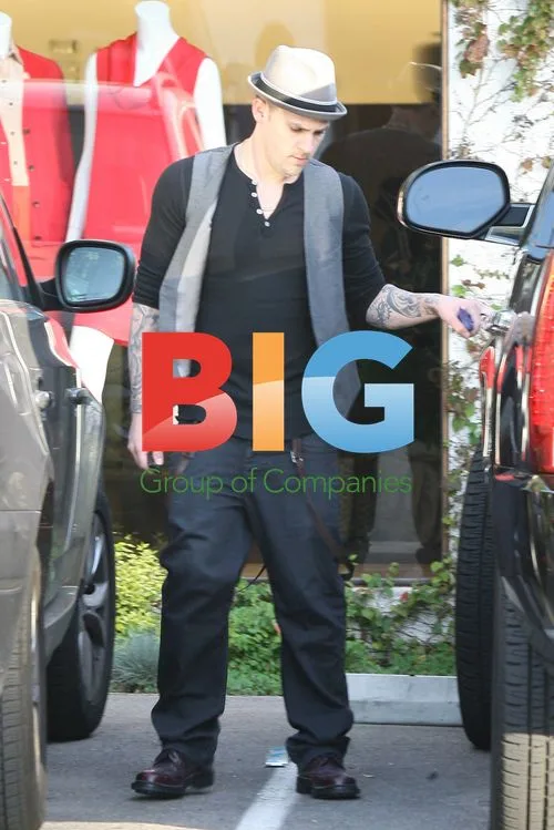 Joel Madden Shopping in Beverly Hills