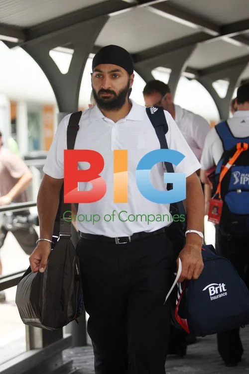 England Cricket Team Departs Perth