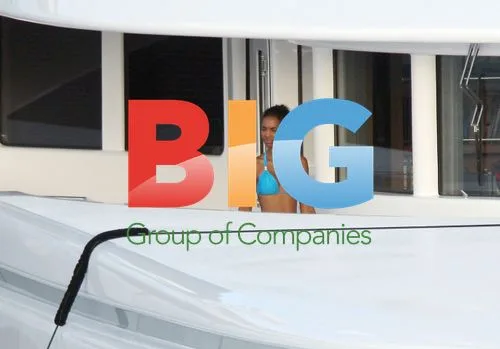 P Diddy with Kim Porter and Daughters on Yacht