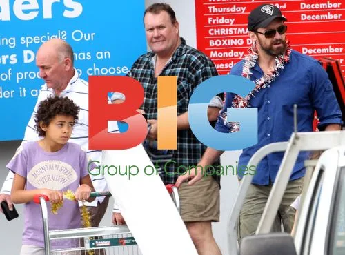 Hugh Jackman Shopping with Kids