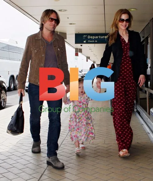 Nicole Kidman and Family at Sydney Airport