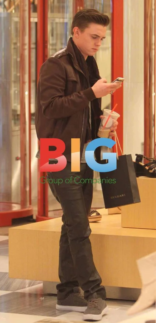 Jesse McCartney Shopping in Beverly Hills