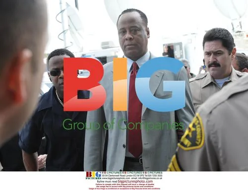 Dr. Conrad Murray Turns Himself In