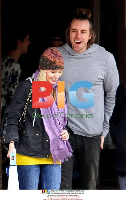 Kristen Bell and Dax Shepard Enjoy Breakfast in LA