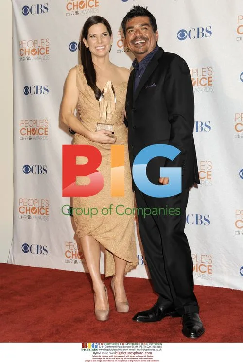 Sandra Bullock and George Lopez at 2010 People's Choice Awards