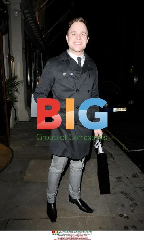 Olly Murs Buys Big Issue