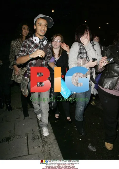 Aston Merrygold mobbed by fans in London