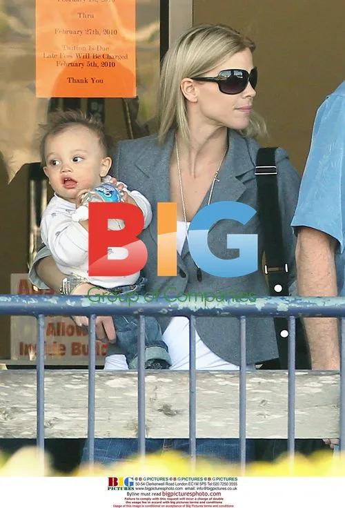 Elin Nordegren with children in Orlando