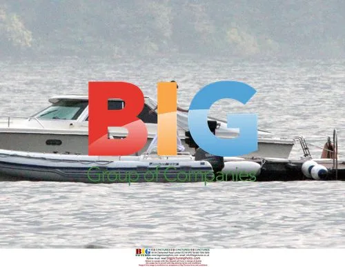 Elisabetta Canalis, George Clooney, and friends vacation