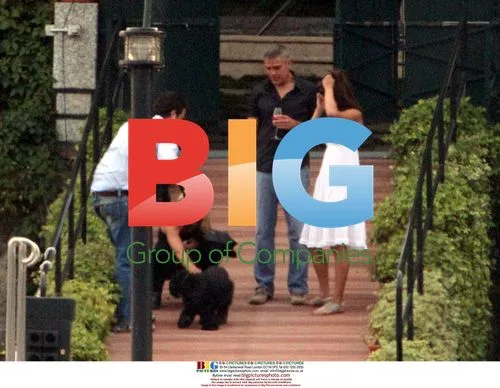 Elisabetta Canalis introduces George Clooney to Maddalena Corvaglia