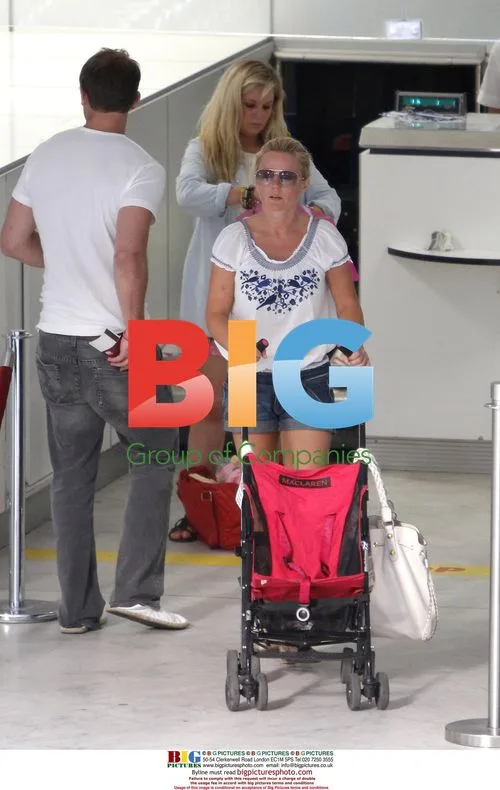 Geri Halliwell and Family at Nice Airport