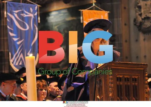 Kim Cattrall Receives Degree in Liverpool