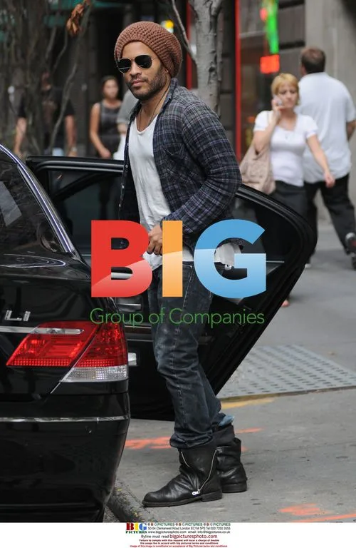Lenny Kravitz Walking in NYC