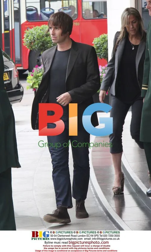 Liam Gallagher and Nicole Appleton outside The Dorchester