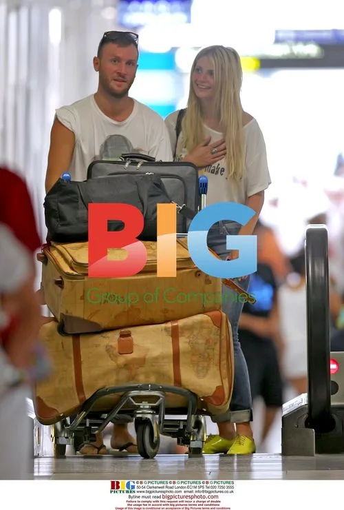 Mischa Barton Departs Airport with Boyfriend