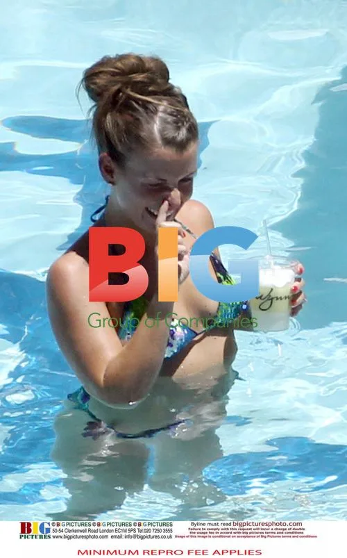 Wayne and Coleen Rooney Poolside in Las Vegas