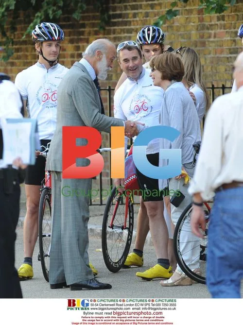 Nigel Mansell and family kick off UK charity cycle trek