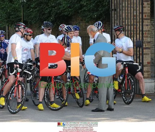 Nigel Mansell and Family Kick Off UK Charity Cycle Trek