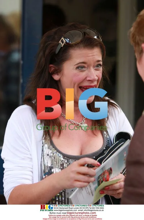 Calender Girls Cast at Norwich Theatre