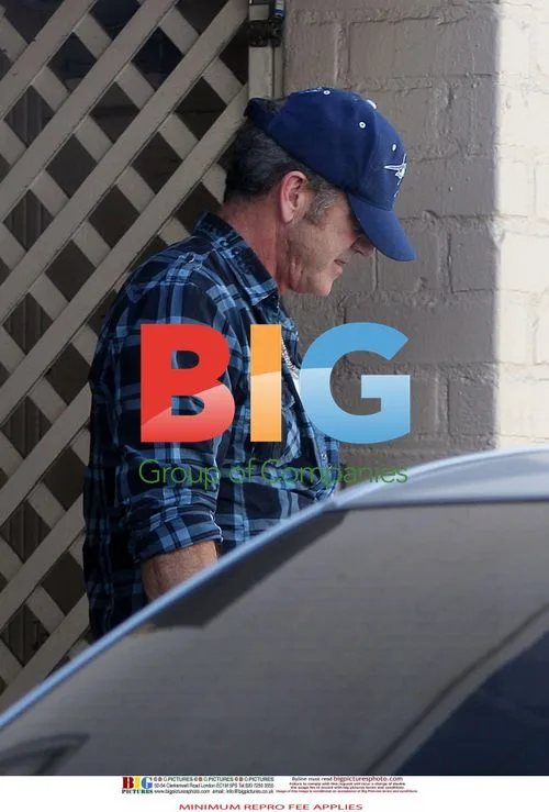 Mel Gibson Leaves Doctor's Office