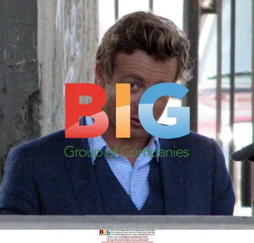 Simon Baker on 'The Mentalist' set