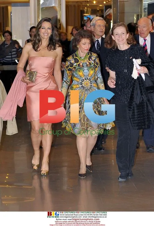 Elizabeth Hurley at Evelyn Lauder Photo Exhibit